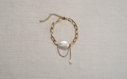 Chunky Paperclip Chain Semi Coin with Keshi Freshwater Pearl Bracelet - Dahlia
