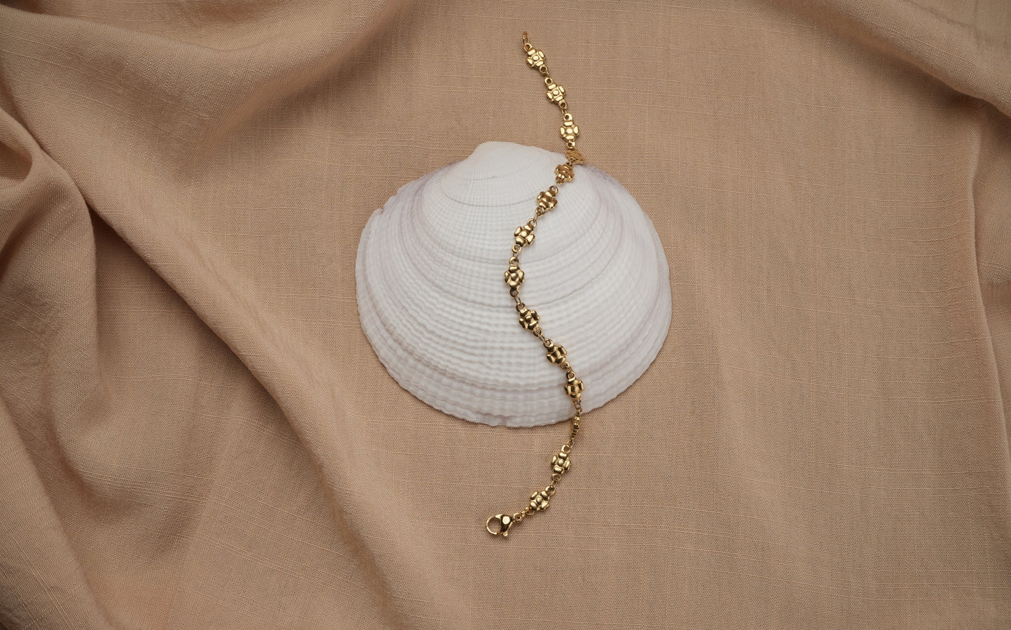 Floral Chain Minimalist Bracelet - Clara